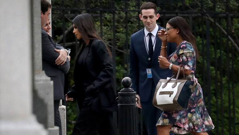 b44a0677-KIM-K-WHITE-HOUSE-GETTY_1536161050257-401720.jpg