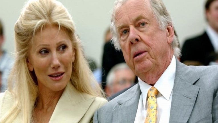 04661efb-Madeleine-and-Boone-Pickens.jpg