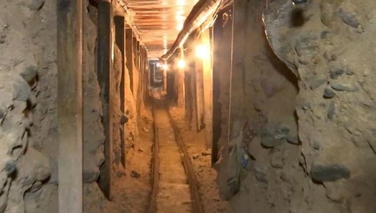 4382753b-Mexican-Tunnel.jpg