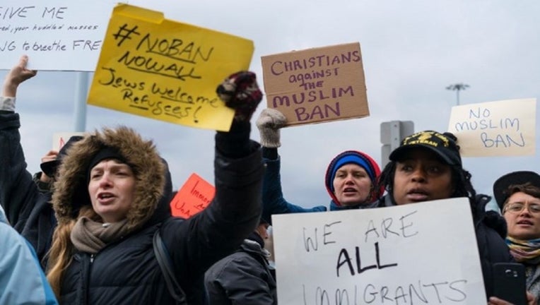 1020a04c-Muslim-Ban-Protesters.jpg