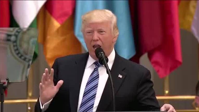 23412e2a-President_Trump_calls_on_Middle_East_lea_0_20170521152021-401720