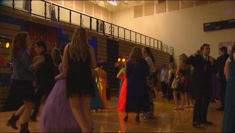 0f9e4fe1-Prom_1462191517093-409162.JPG