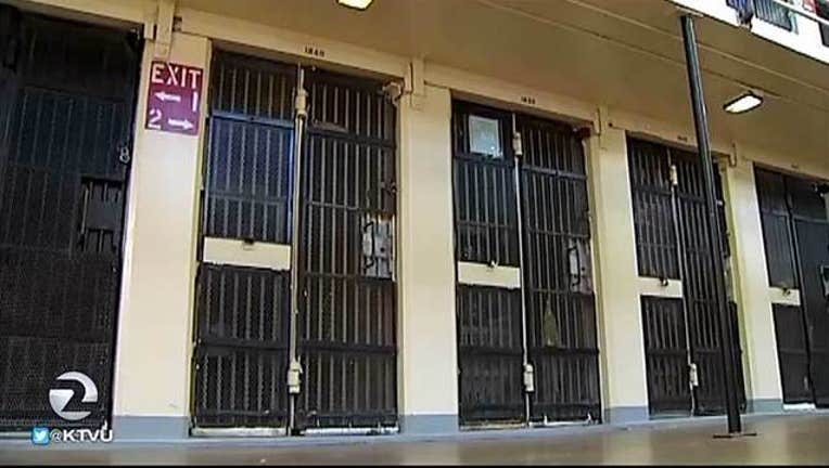 SAN_QUENTIN__Prison_shuts_off_water_to_p_0_20150829003349-405538