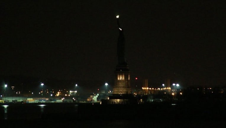 c5c29911-StatueOfLibertyDark.jpg