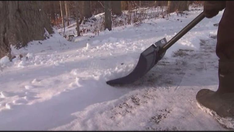 54e0b1f3-Snow shoveling 012216-401720