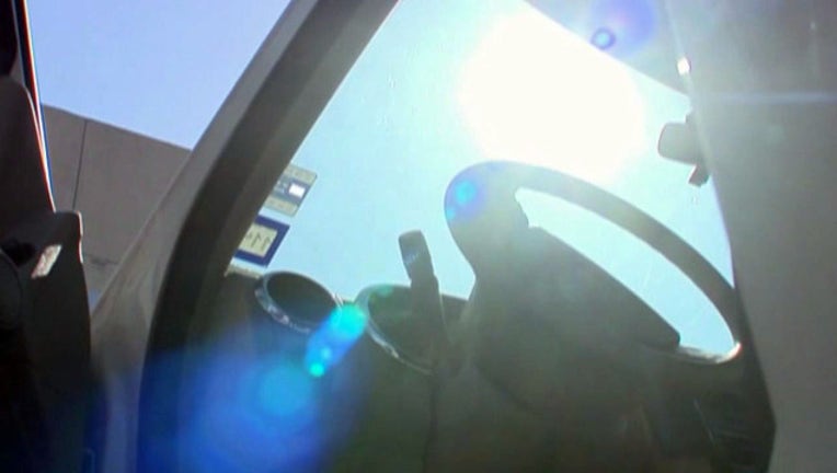 c3f73493-Hot car-401385