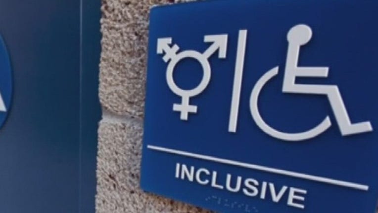 1b949d4b-Transgender_bathroom_debate_1_20160514023800-407693
