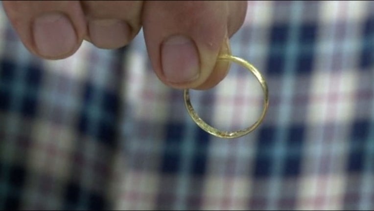 d1683828-WeddingRing37Years_1474392531173.jpg