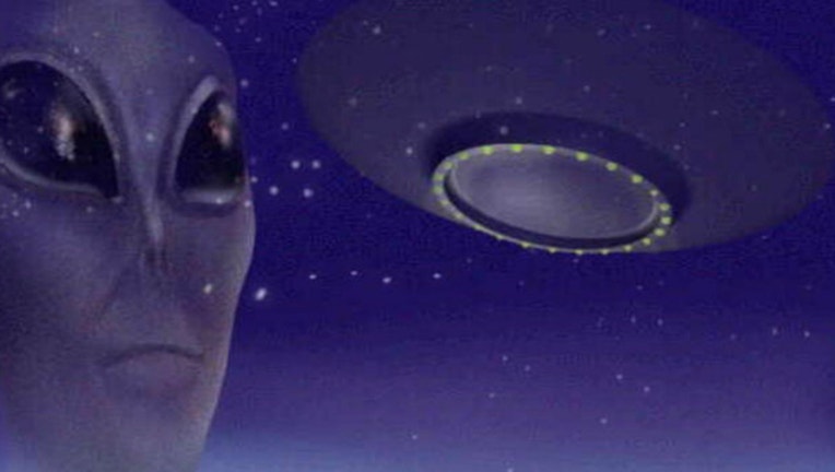 7b3830b2-alien and ufo_1508288392001.jpg