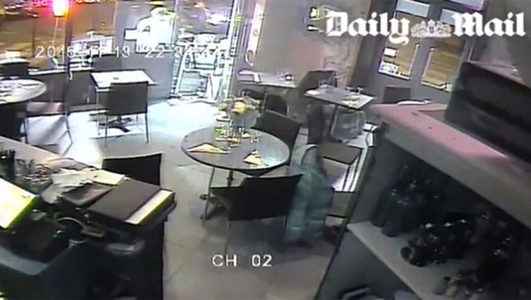 2dfe1e1f-Paris Cafe Terror Attack-402970