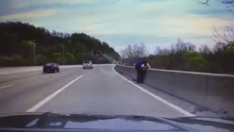 0b6a1e06-dashcam-riverdale-police_1461795802483.jpg
