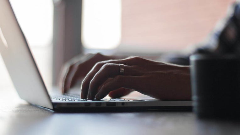 d78fe915-generic typing_1516190603571.jpg-401385.jpg