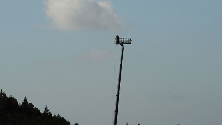 89c5121d-getty-cherry-picker_1525967152056-402970.jpg