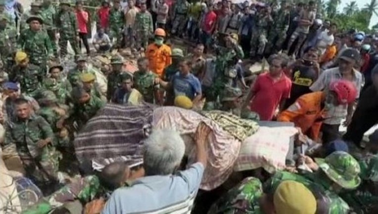 e2bd59f8-indonesia quake.JPG