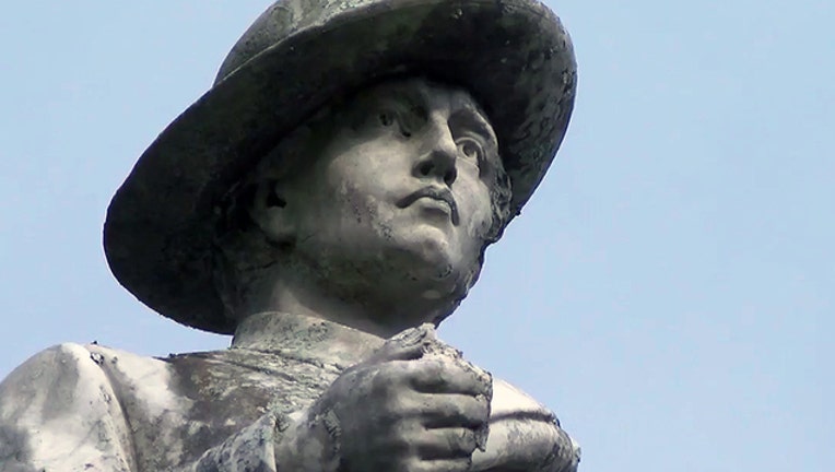 e662bd63-lake-eola-confederate-statue_1494561392100.jpg