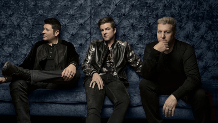 325ee200-rascal flatts daytona 500_1515602029928.jpg.jpg