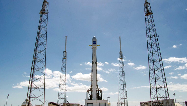 31aa1cd3-spacex-falcon9_1520311633973.jpg