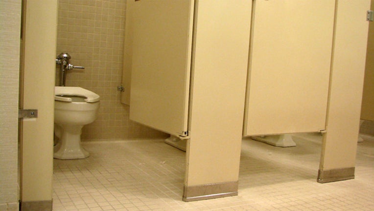 0b3d0df1-toilet_1450273926937-402970.jpg