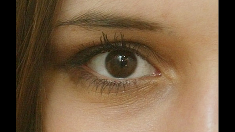 woman's eye_1497998966601-408795.png