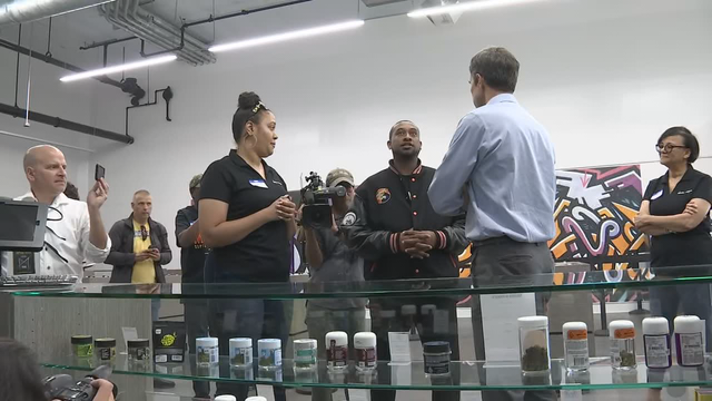 Presidential candidate Beto O'Rourke stops at Oakland cannabis dispensary