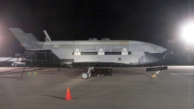 Air Force’s mystery space plane lands at Kennedy Space Center, ends 2-year mission