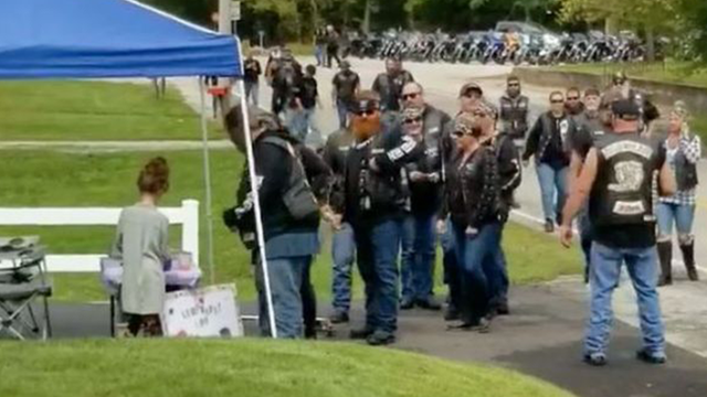 Bikers surprise Indiana girl running lemonade stand after mom assists during motorcycle accident