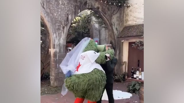 Man shocked to see baseball mascot during bride's first-look prank