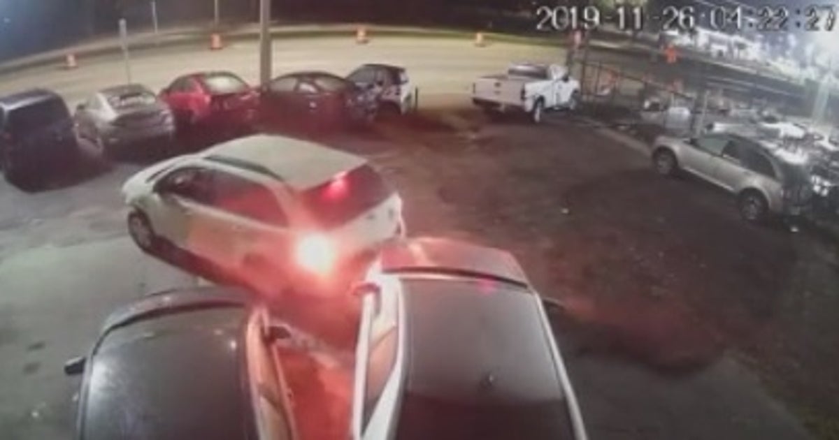 Deputies search for man caught on camera stealing a car | FOX 35 Orlando