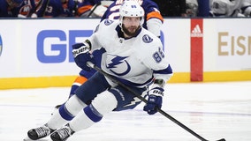 Kucherov scores, Lightning top Sabres 3-2 in Sweden