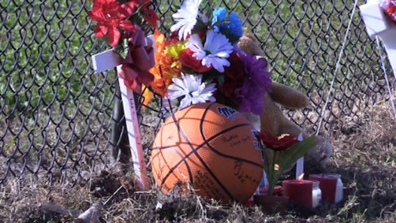 Memorial grows for slain Daytona Beach teen