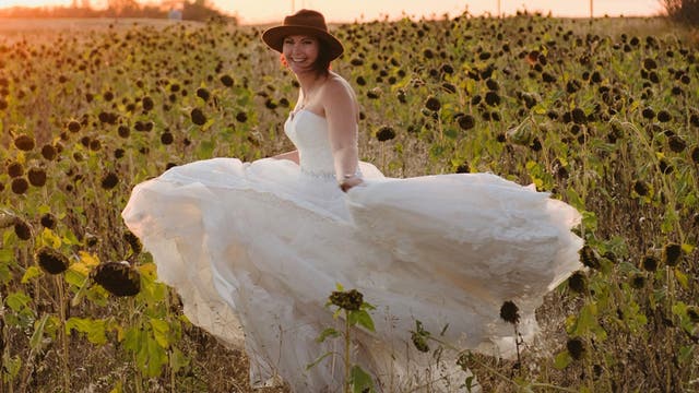 Widow, 29, poses in wedding dress every year in memory of late husband