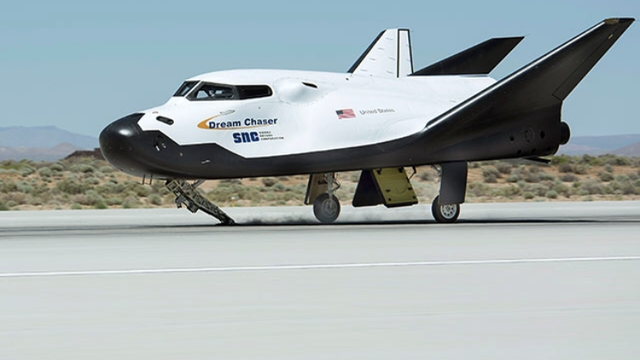 Sierra Nevada shows off space cargo capsule that rides on shuttle-inspired vehicle