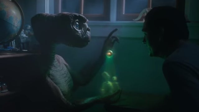 ET, Elliott reunite in heartwarming Xfinity commercial