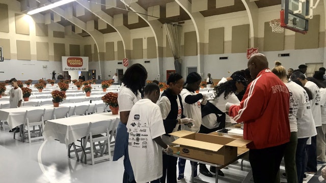 Salvation Army in Orlando gives out 20,000 Thanksgiving meals