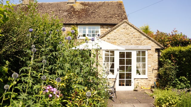Mend your broken heart with a free stay in an English cottage inspired by ‘The Holiday’