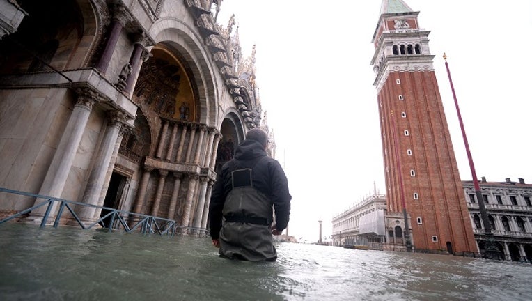 GettyImages-Venice-flood.jpg