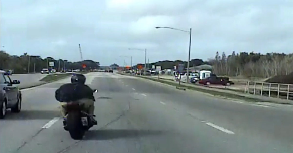 Motorcyclist flees after dragging Pinellas Park police officer | FOX 35 ...