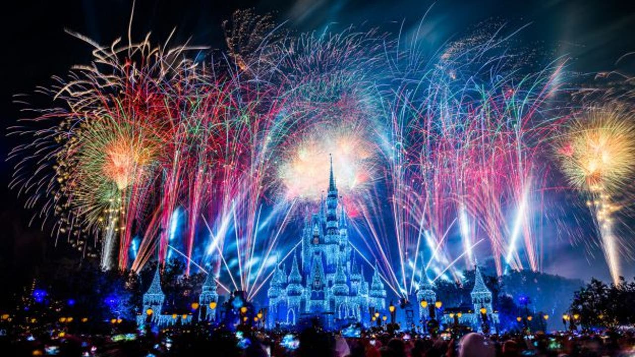 Disney World To Live Stream New Year S Eve Fireworks Show From Magic   Disney Fireworks 