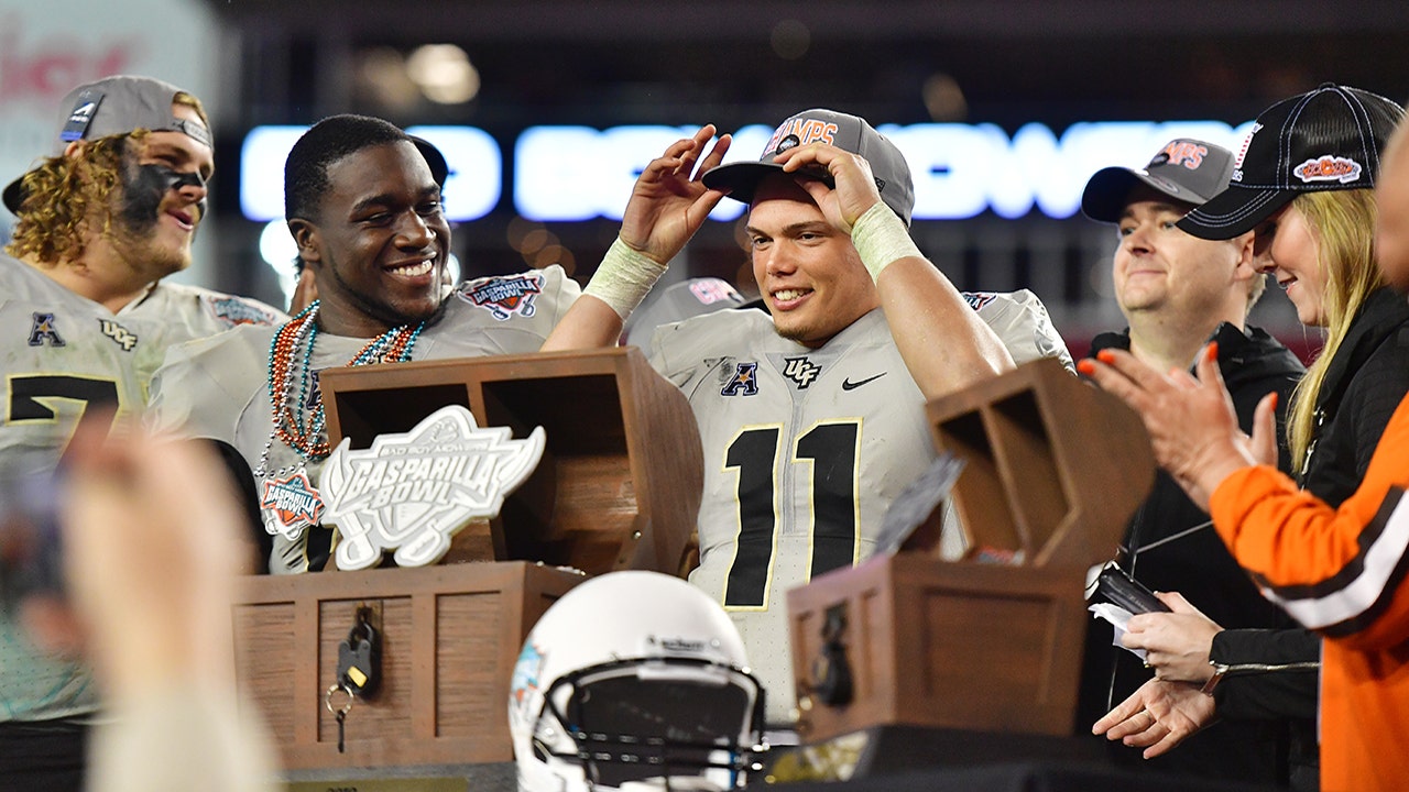 UCF gets 10th win, beating Marshall 4825 in Gasparilla Bowl