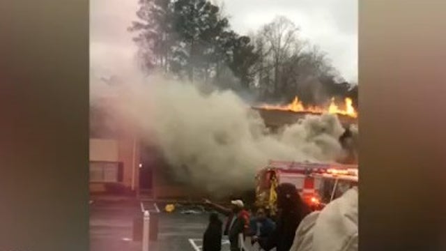 Apartment fire leaves family of 7 scrambling to find shelter ahead of Christmas