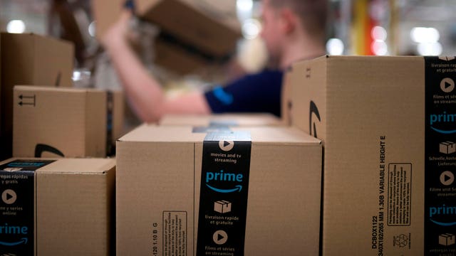 'Do you have a ladder I can use?': Ring camera captures Amazon driver's 'crazy' delivery