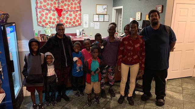 Eustis police help get family with 7 children off the streets, provide Christmas for kids