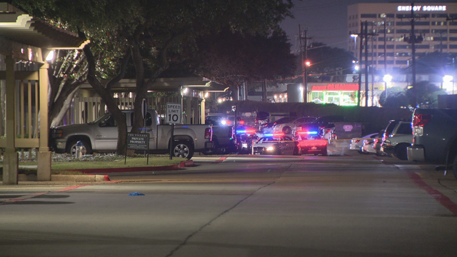 Police: Pizza delivery driver shoots 2 teens who tried to rob him in Dallas