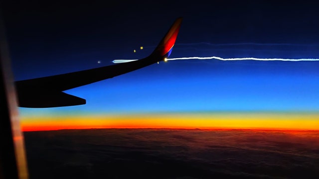 Passenger snaps amazing photo of Starliner launch from plane