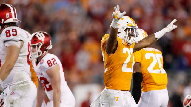 Tennessee scores twice late to stun Indiana 23-22 in Gator