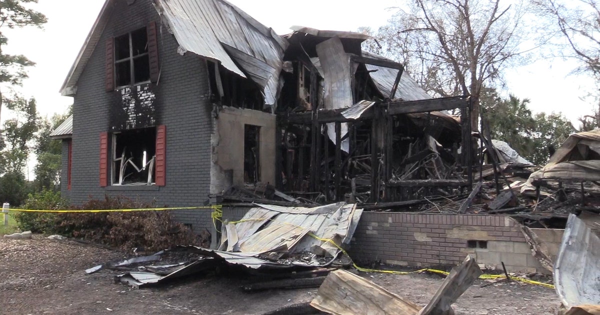 Umatilla family of eight loses everything in house fire | FOX 35 Orlando