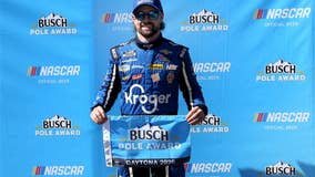 Stenhouse wins Daytona 500 pole in debut with new team