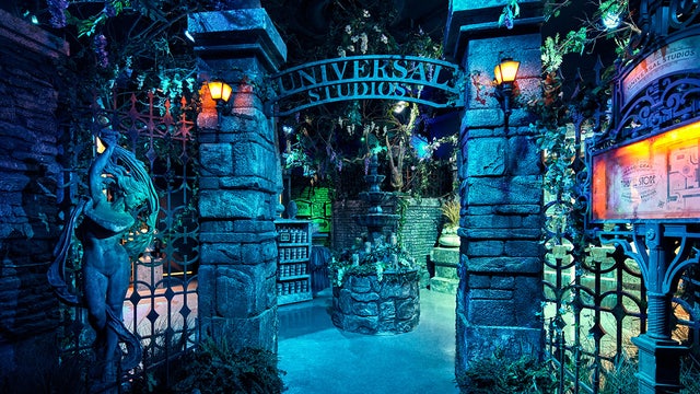 Mardi Gras-themed tribute store opens in Universal Studios Florida for seasonal carnival celebration