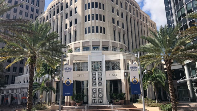 Free parking and sidewalk dining: Two changes to help small businesses in Orlando