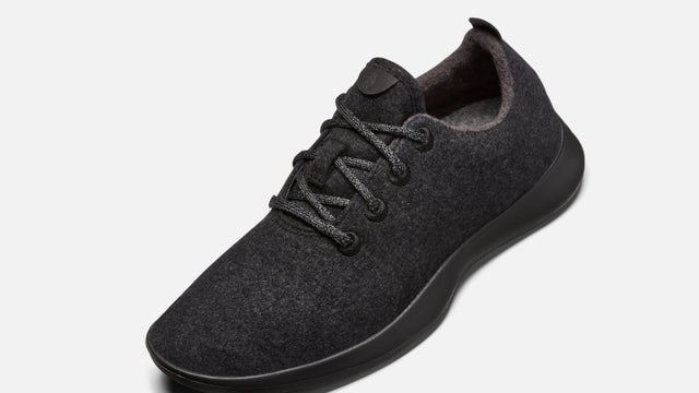 Company working to provide free shoes for healthcare workers